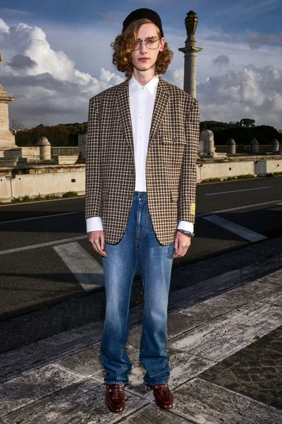 Look 30
